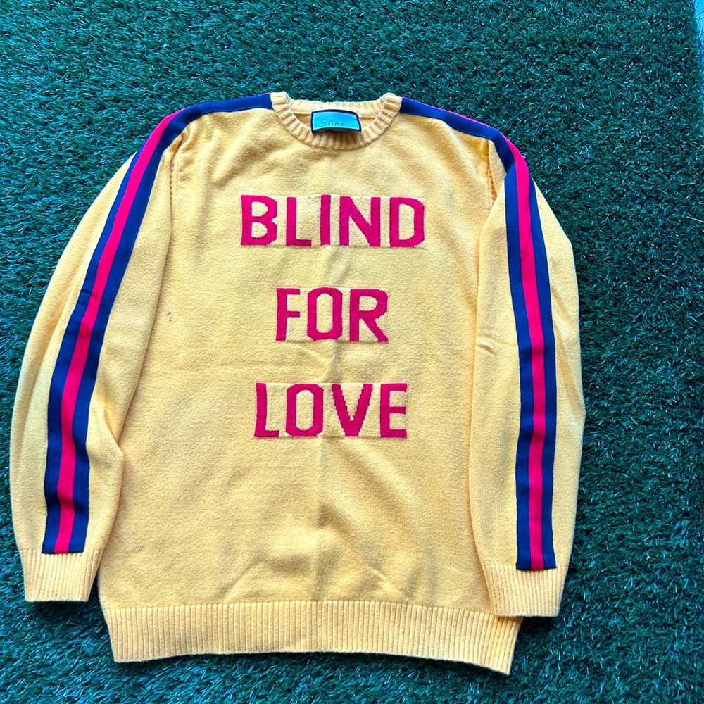 Gucci “sweater”
“Blind for love”
Medium 
Worn once 
Yellow, red & blue